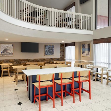 Americinn By Wyndham Grand Rapids Airport North Cascade Екстериор снимка