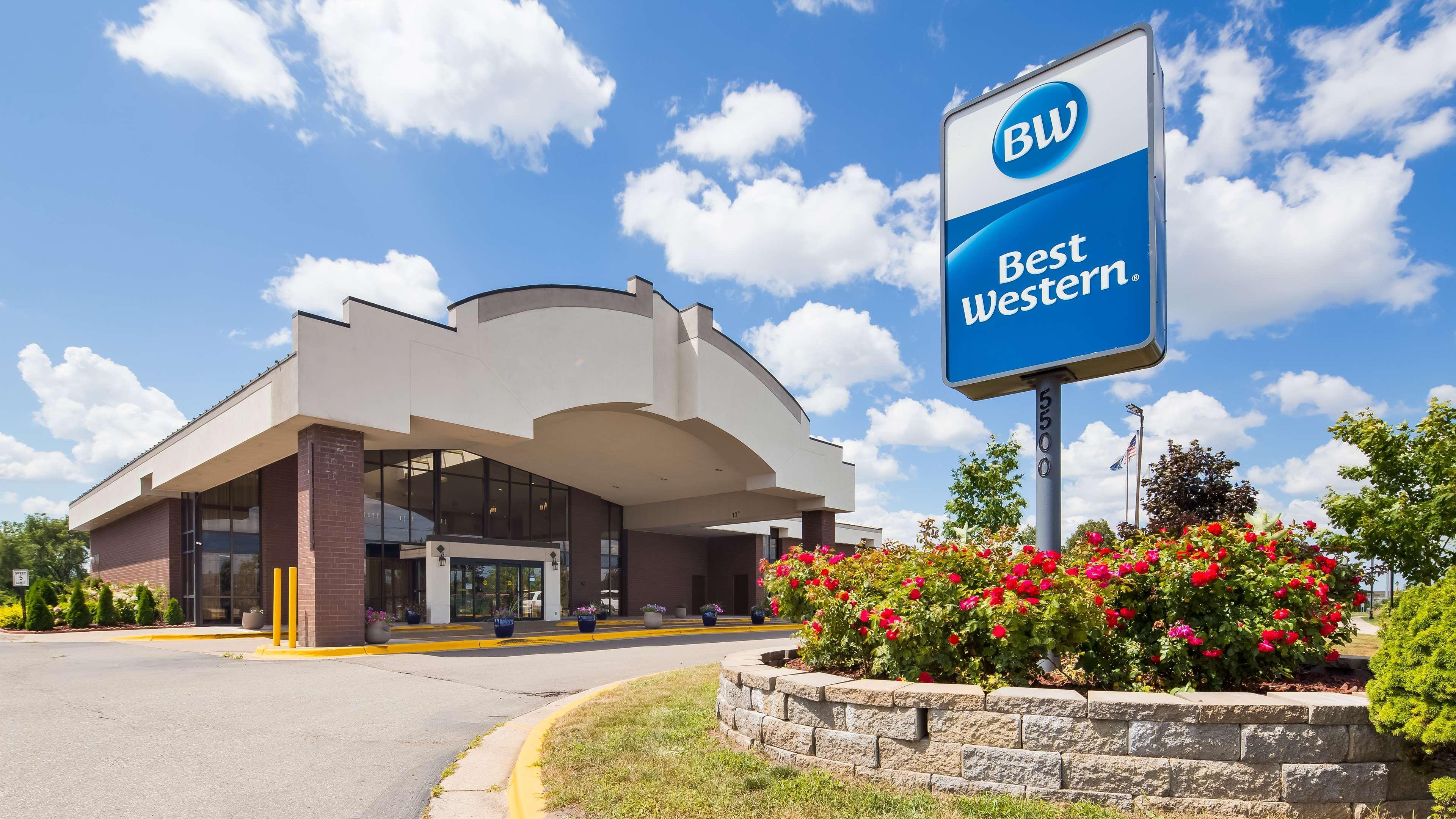 Americinn By Wyndham Grand Rapids Airport North Cascade Екстериор снимка