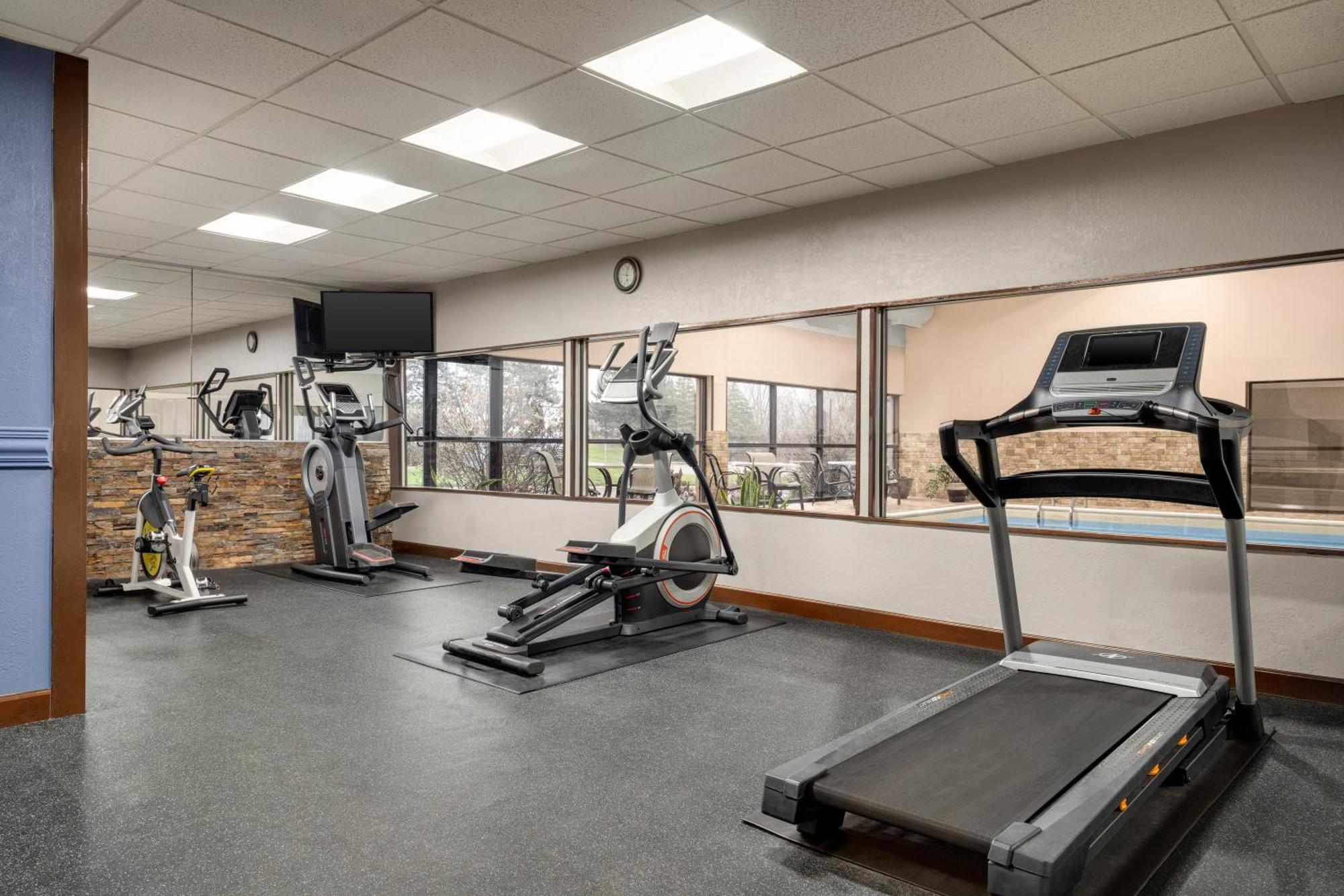 Americinn By Wyndham Grand Rapids Airport North Cascade Екстериор снимка