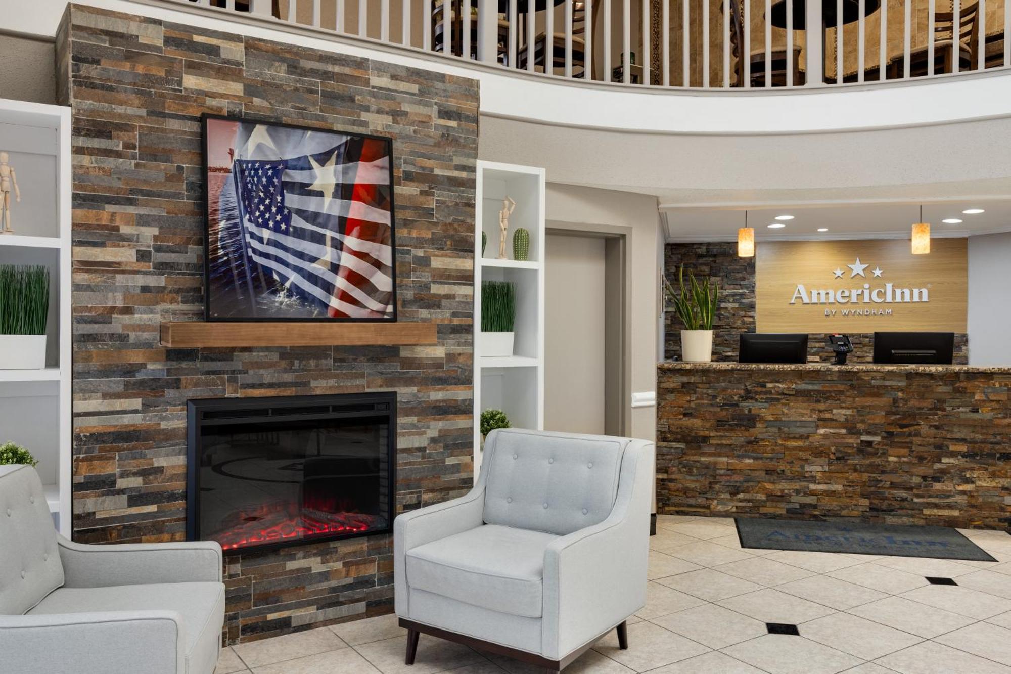Americinn By Wyndham Grand Rapids Airport North Cascade Екстериор снимка