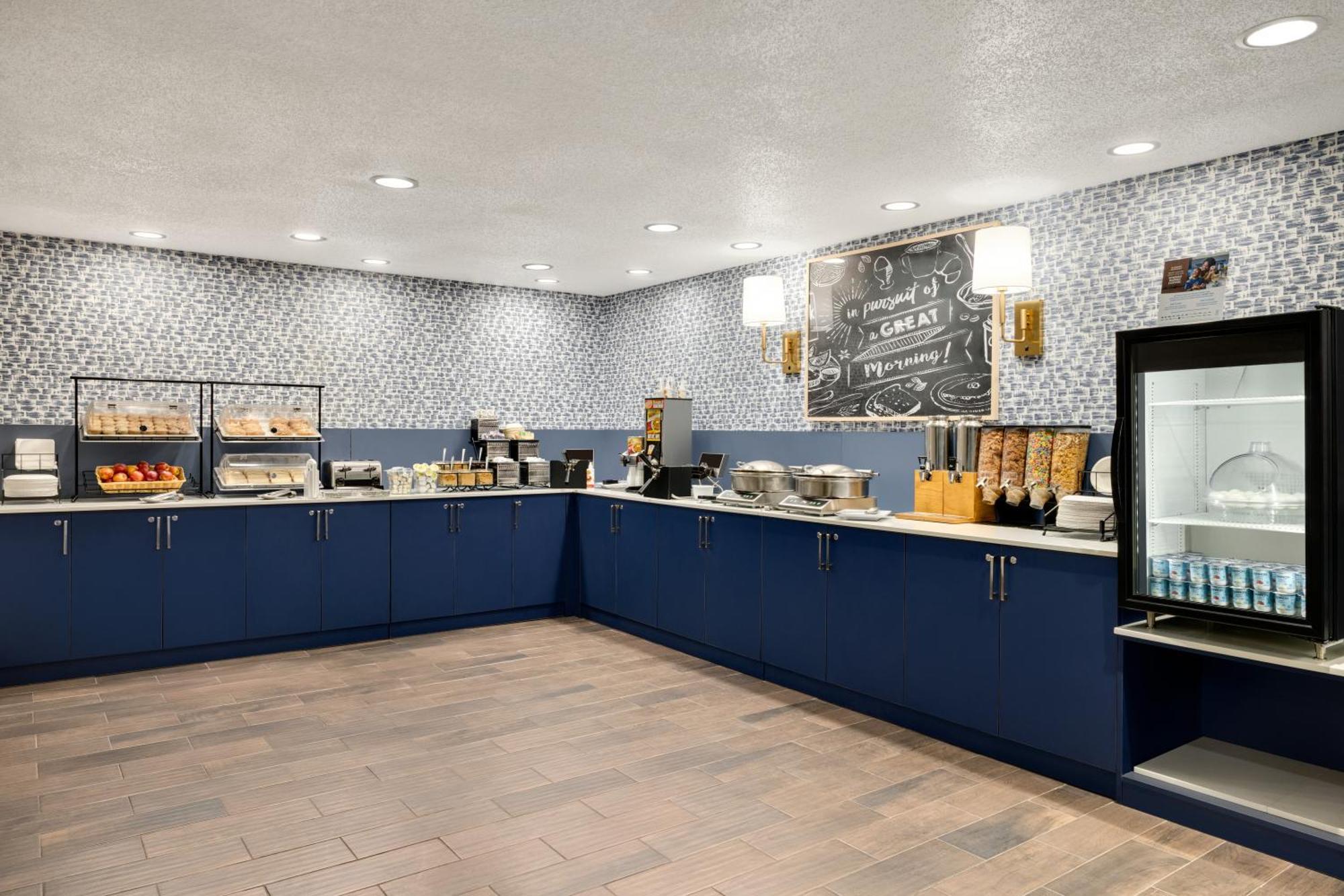 Americinn By Wyndham Grand Rapids Airport North Cascade Екстериор снимка