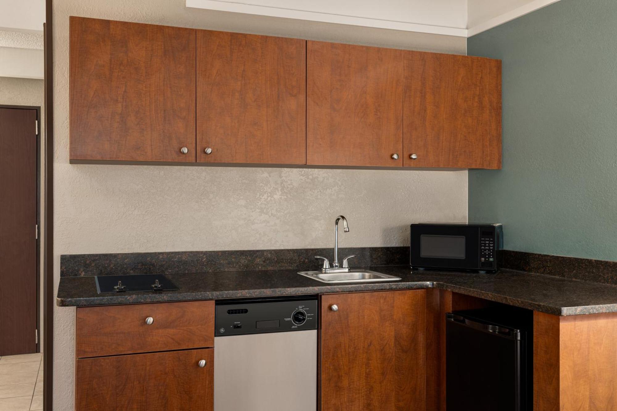 Americinn By Wyndham Grand Rapids Airport North Cascade Екстериор снимка