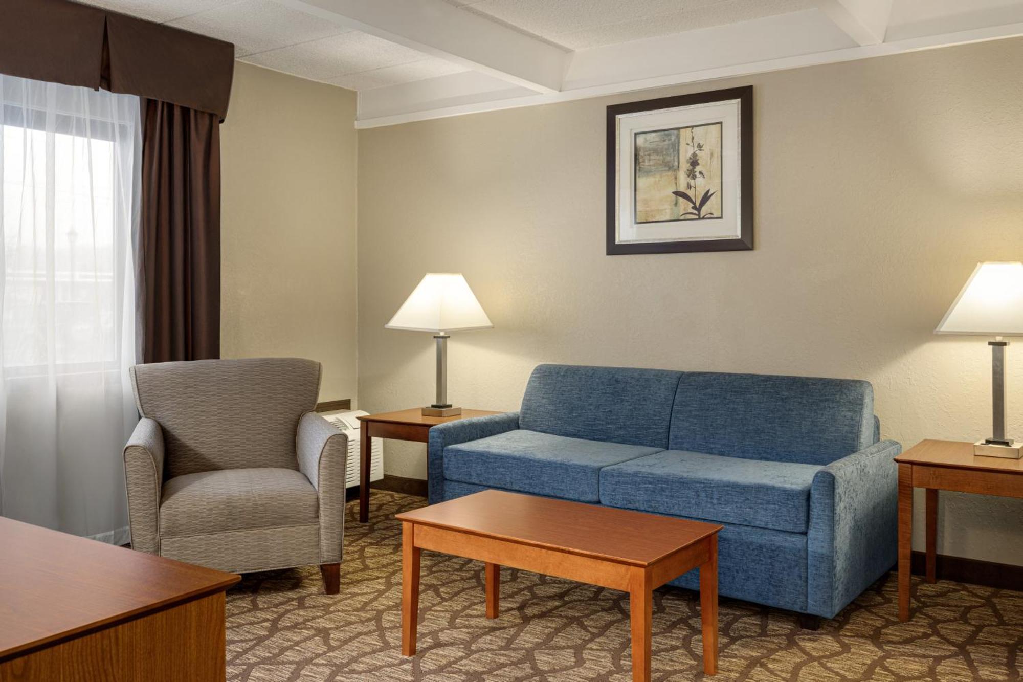 Americinn By Wyndham Grand Rapids Airport North Cascade Екстериор снимка